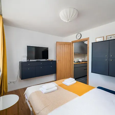 Wspolna View By Bookinghost